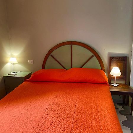 Panzani 14 Touristhouse Hotel Монтеспертоли Екстериор снимка