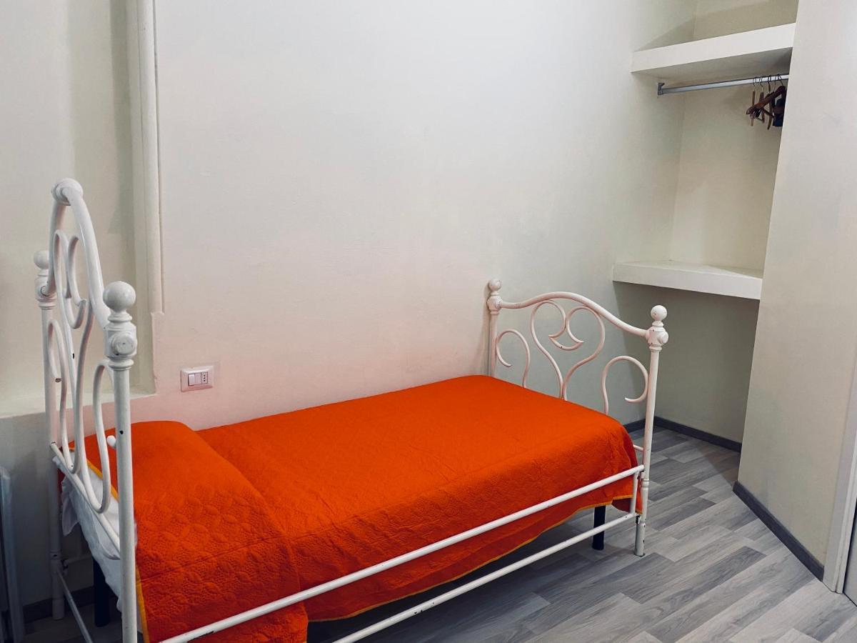 Panzani 14 Touristhouse Hotel Монтеспертоли Екстериор снимка