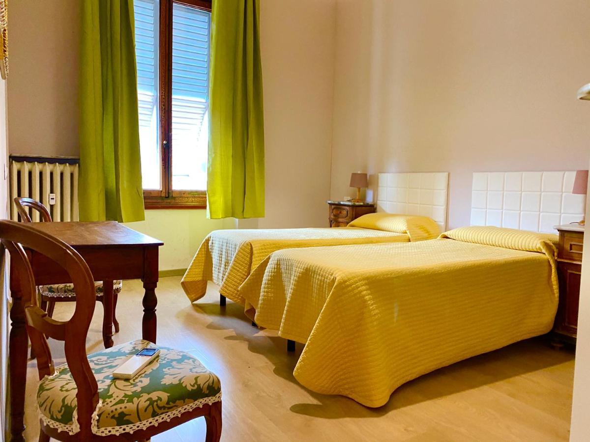 Panzani 14 Touristhouse Hotel Монтеспертоли Екстериор снимка