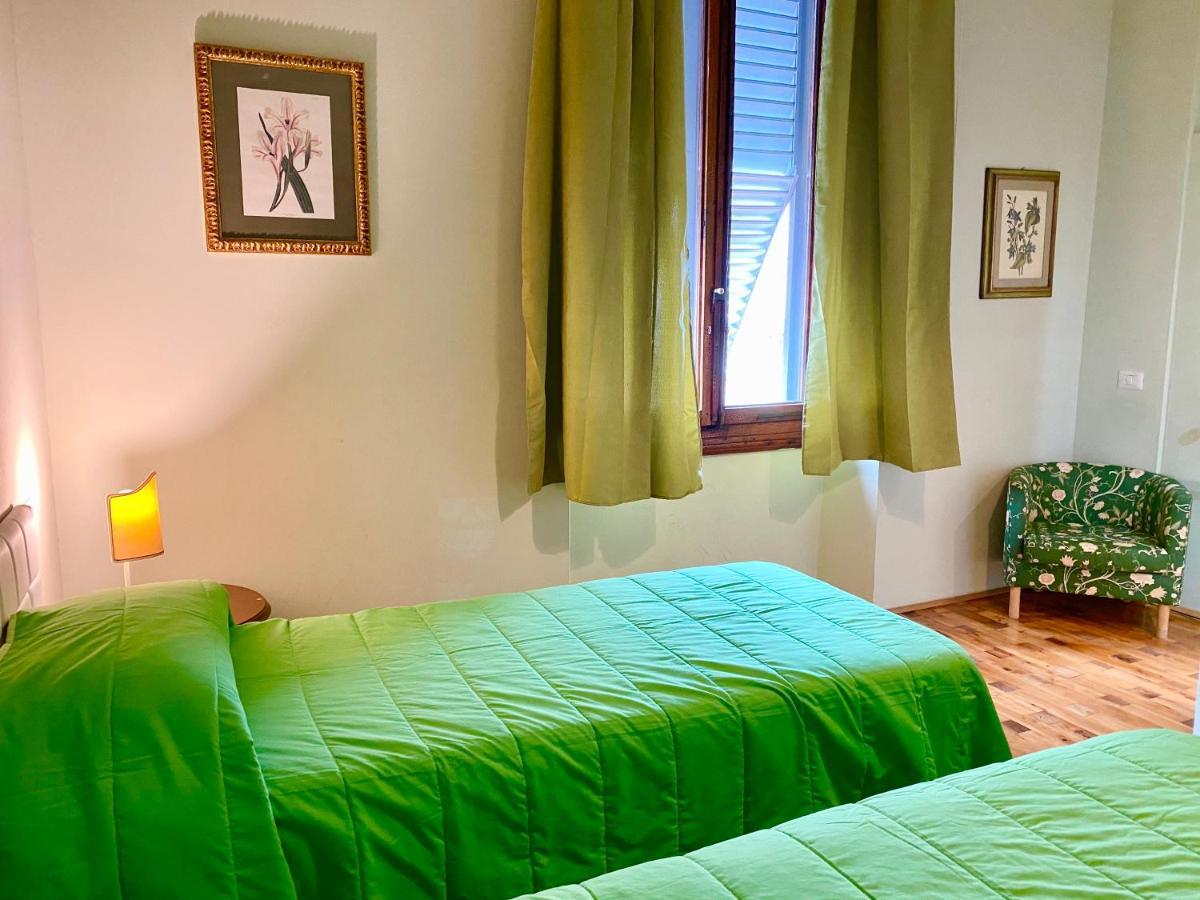 Panzani 14 Touristhouse Hotel Монтеспертоли Екстериор снимка