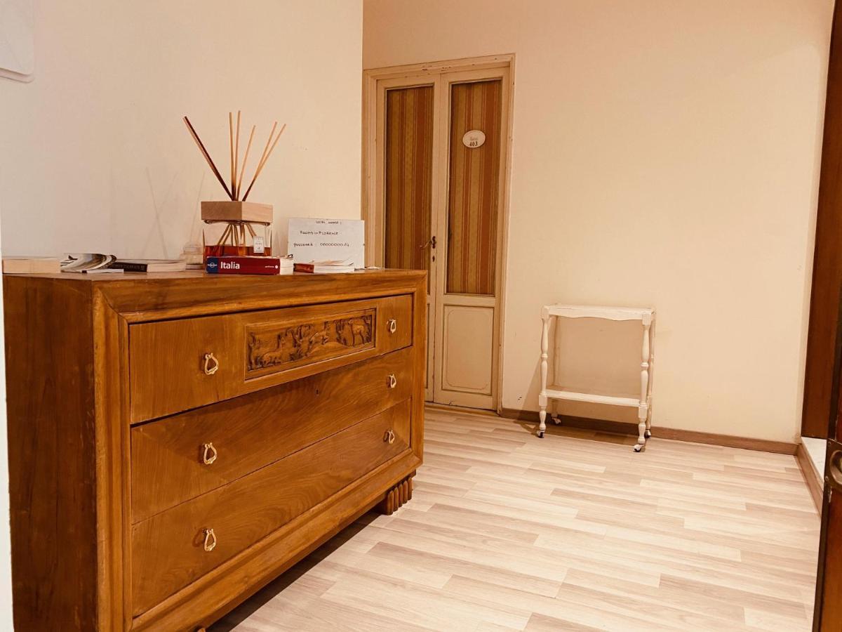 Panzani 14 Touristhouse Hotel Монтеспертоли Екстериор снимка