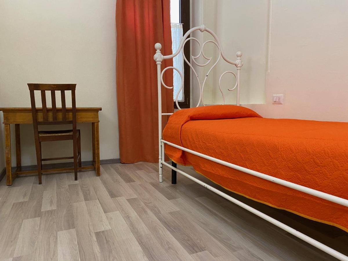 Panzani 14 Touristhouse Hotel Монтеспертоли Екстериор снимка