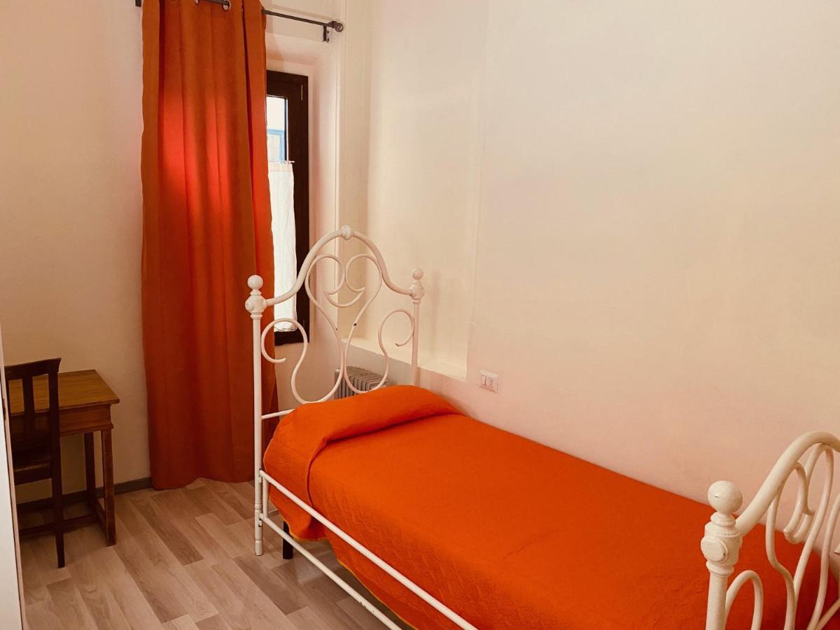 Panzani 14 Touristhouse Hotel Монтеспертоли Екстериор снимка